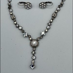 Belladonna jewelry 2pc set.Made in Canada.